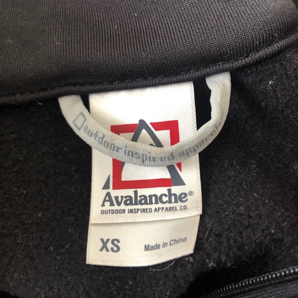Avalanche 1/4 zip polyester pullover. EUC - Picture 2 of 2
